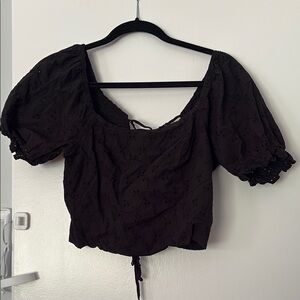 Chic Black Puff Sleeve Crop Top